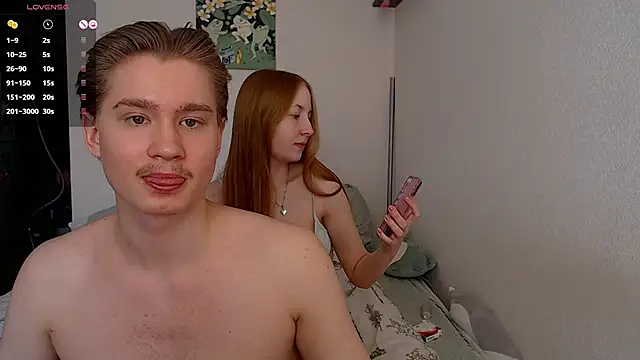 Snapshot of AliceStoneJhonyStone chatting on March 17, 2025, 11:53 am AliceStoneJhonyStone online show from March 17, 2025, 11:53 am