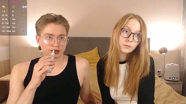 Snapshot of AliceStoneJhonyStone chatting on January 17, 2025, 10:11 am AliceStoneJhonyStone online show from January 17, 2025, 10:11 am