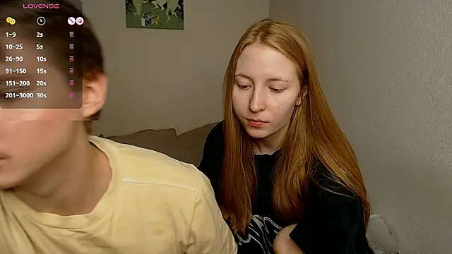 Snapshot of AliceStoneJhonyStone chatting on March 6, 2025, 5:33 pm AliceStoneJhonyStone online show from March 6, 2025, 5:33 pm