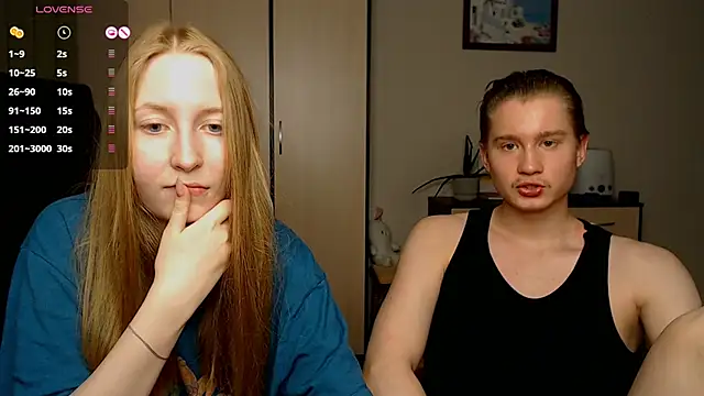 Snapshot of AliceStoneJhonyStone chatting on February 27, 2025, 12:23 pm AliceStoneJhonyStone online show from February 27, 2025, 12:23 pm