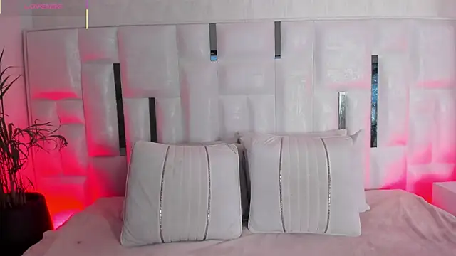 Snapshot of im_nika_ chatting on December 2, 2025, 12:40 pm im nika online show from December 2, 2025, 12:40 pm