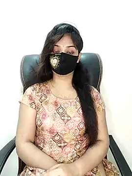 Snapshot of Tapur- chatting on October 18, 2025, 6:43 pm Tapur- online show from October 18, 2025, 6:43 pm