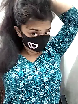 Snapshot of Tapur- chatting on September 9, 2025, 4:00 am Tapur- online show from September 9, 2025, 4:00 am