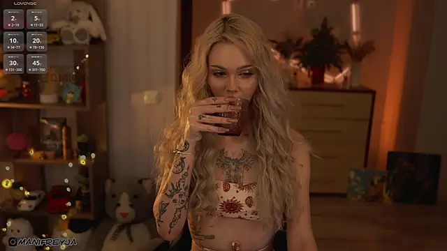 ManiFreyja online show from February 20, 2026, 6:21 pm