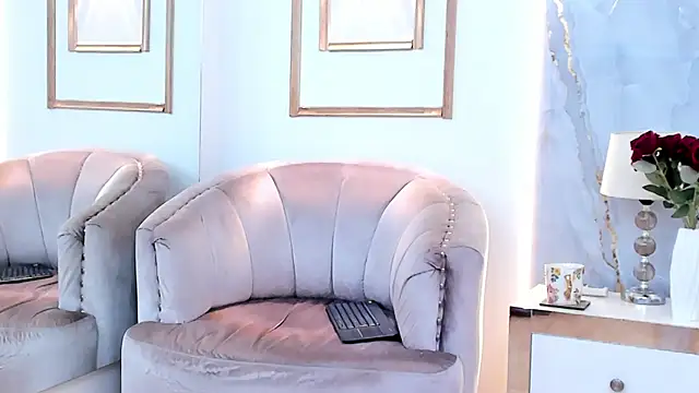 Snapshot of AmandaMartinez_ chatting on October 16, 2025, 12:24 pm AmandaMartinez online show from October 16, 2025, 12:24 pm