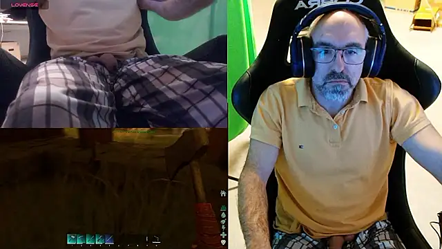 Snapshot of Crosss-23cm chatting on December 4, 2024, 7:50 pm Crosss-23cm online show from December 4, 2024, 7:50 pm