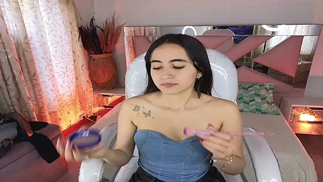 Snapshot of Mia_Fischer chatting on December 3, 2025, 7:46 pm Mia Fischer online show from December 3, 2025, 7:46 pm