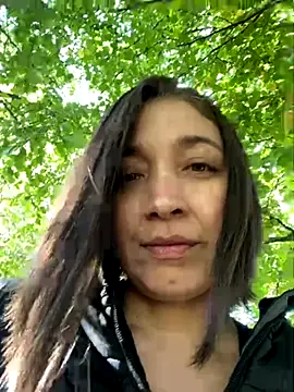 Snapshot of adarussell chatting on September 28, 2025, 3:52 pm adarussell online show from September 28, 2025, 3:52 pm