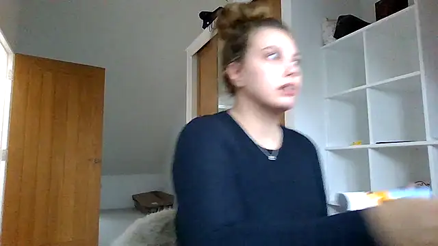 Krystal Tx online show from November 3, 2025, 8:51 am