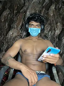 rony6663 online show from March 29, 2026, 7:54 am