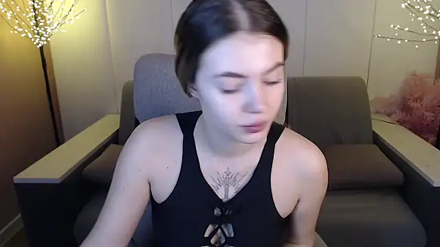 Snapshot of Ritaneer chatting on March 18, 2025, 9:12 am Ritaneer online show from March 18, 2025, 9:12 am