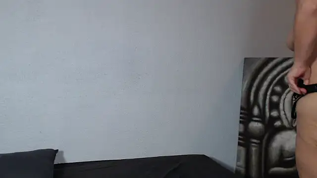 Snapshot of Doucelouve9 chatting on December 3, 2025, 5:12 pm Doucelouve9 online show from December 3, 2025, 5:12 pm