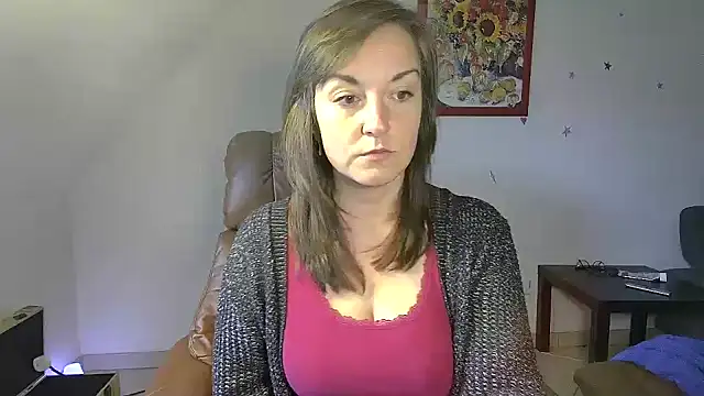 Snapshot of stunning_Rosi chatting on March 13, 2025, 7:31 am stunning Rosi online show from March 13, 2025, 7:31 am