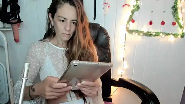 Snapshot of jessiburningheels chatting on December 14, 2025, 9:15 am jessiburningheels online show from December 14, 2025, 9:15 am