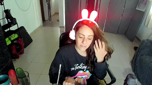 Snapshot of jessiburningheels chatting on February 27, 2025, 10:11 am jessiburningheels online show from February 27, 2025, 10:11 am