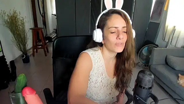 Snapshot of jessiburningheels chatting on March 3, 2025, 1:34 pm jessiburningheels online show from March 3, 2025, 1:34 pm