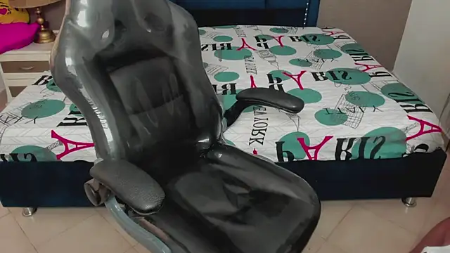 MaiteFlores online show from February 16, 2026, 2:27 pm