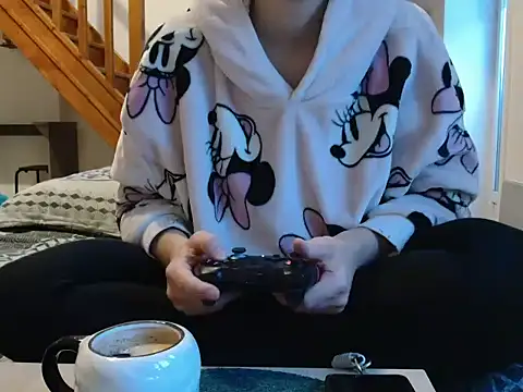 Snapshot of Lauzo21 chatting on October 6, 2025, 5:41 am Lauzo21 online show from October 6, 2025, 5:41 am