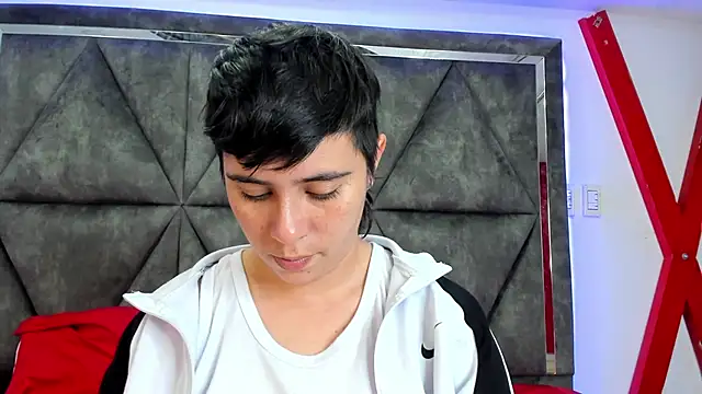 AbbySmiitth  online show from April 10, 2026, 11:34 pm