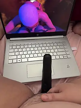 yourcutesarah online show from October 28, 2025, 1:32 pm