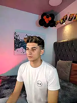 Snapshot of MrWilliseo chatting on October 28, 2025, 8:19 pm MrWilliseo online show from October 28, 2025, 8:19 pm