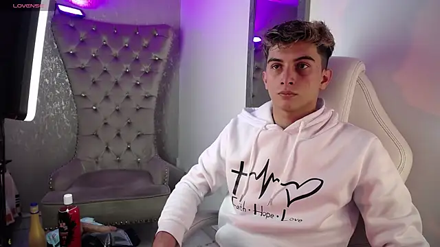 Snapshot of MrWilliseo chatting on September 12, 2025, 7:57 pm MrWilliseo online show from September 12, 2025, 7:57 pm