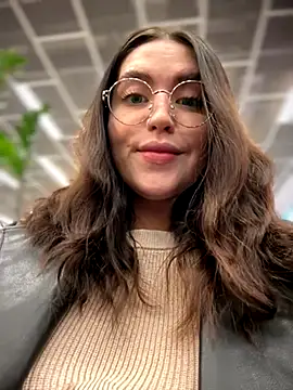 meow girl online show from November 21, 2025, 8:02 am