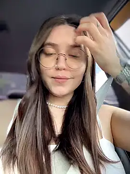meow girl online show from June 6, 2026, 11:37 am