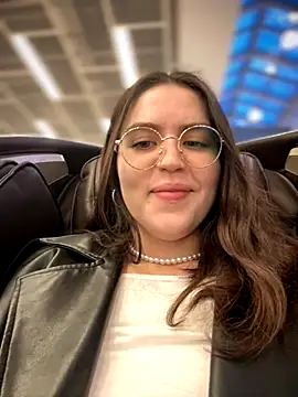 meow girl online show from November 29, 2025, 9:09 am