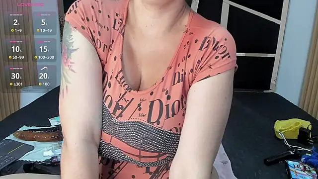 yahaira  online show from October 30, 2025, 1:09 pm