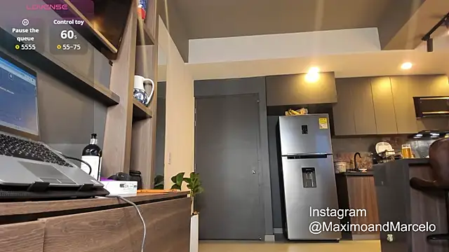 Snapshot of Maximo_Marcelo chatting on September 29, 2025, 10:48 pm Maximo Marcelo online show from September 29, 2025, 10:48 pm