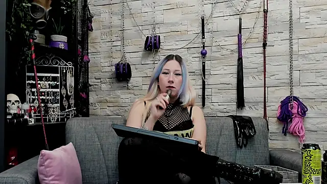 CruelMistress online show from December 18, 2025, 12:05 am