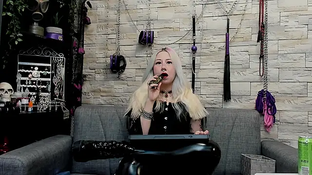 Snapshot of CruelMistress chatting on May 10, 2026, 12:47 am CruelMistress online show from May 10, 2026, 12:47 am