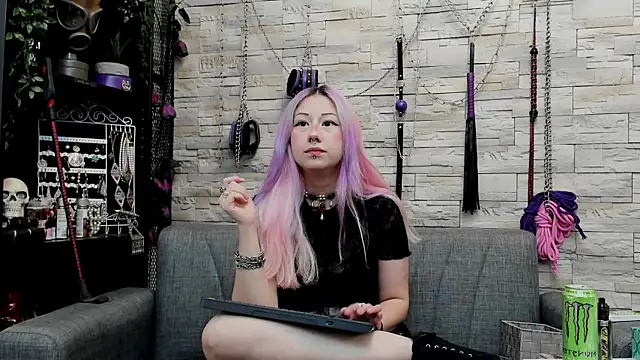 Snapshot of CruelMistress chatting on June 6, 2026, 11:54 pm CruelMistress online show from June 6, 2026, 11:54 pm