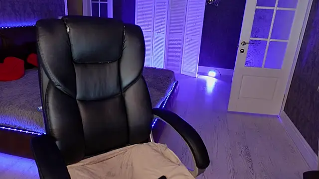 DinaCandy online show from November 7, 2025, 8:19 am