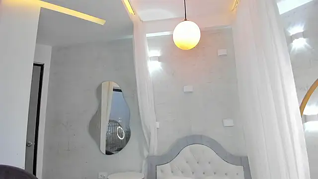 Venusflame   online show from December 15, 2025, 11:38 am