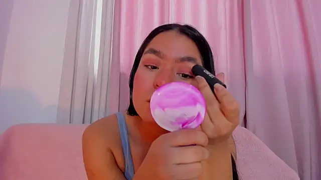 Snapshot of HayamiKioto chatting on November 12, 2025, 12:31 pm HayamiKioto online show from November 12, 2025, 12:31 pm