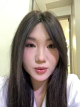 xyebobs online show from November 6, 2025, 3:38 pm