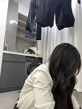 xyebobs online show from December 3, 2025, 4:28 pm