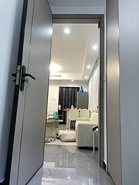 xyebobs online show from September 20, 2025, 2:44 pm