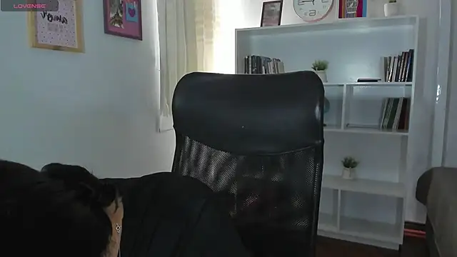 Snapshot of myeimmy_33 chatting on February 10, 2025, 2:37 pm myeimmy 33 online show from February 10, 2025, 2:37 pm