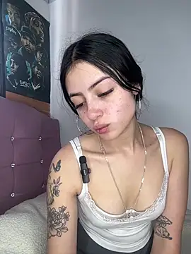 Snapshot of myeimmy_33 chatting on January 8, 2025, 4:54 pm myeimmy 33 online show from January 8, 2025, 4:54 pm