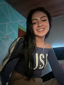 Snapshot of myeimmy_33 chatting on January 11, 2025, 10:40 pm myeimmy 33 online show from January 11, 2025, 10:40 pm