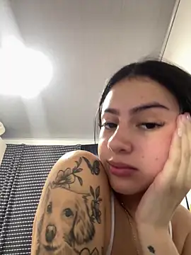 Snapshot of myeimmy_33 chatting on February 1, 2025, 10:01 pm myeimmy 33 online show from February 1, 2025, 10:01 pm