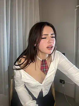 Snapshot of myeimmy_33 chatting on January 1, 2025, 4:07 am myeimmy 33 online show from January 1, 2025, 4:07 am