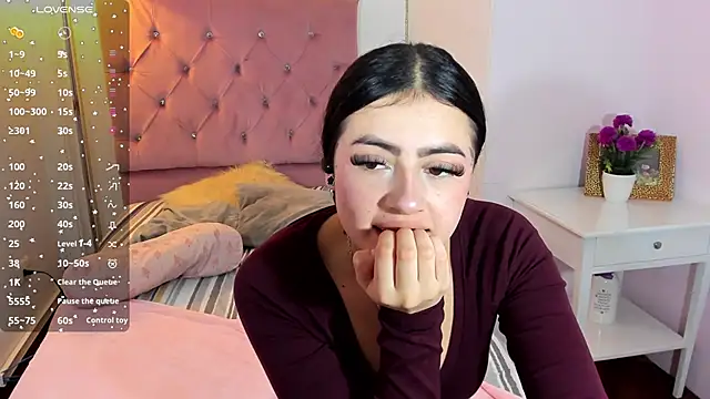 Snapshot of myeimmy_33 chatting on March 14, 2025, 7:12 pm myeimmy 33 online show from March 14, 2025, 7:12 pm