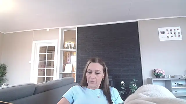 Snapshot of Xena_UK chatting on December 13, 2024, 10:19 am Xena UK online show from December 13, 2024, 10:19 am