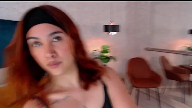 Snapshot of AdeleAndersonn chatting on November 19, 2025, 7:36 pm AdeleAndersonn online show from November 19, 2025, 7:36 pm