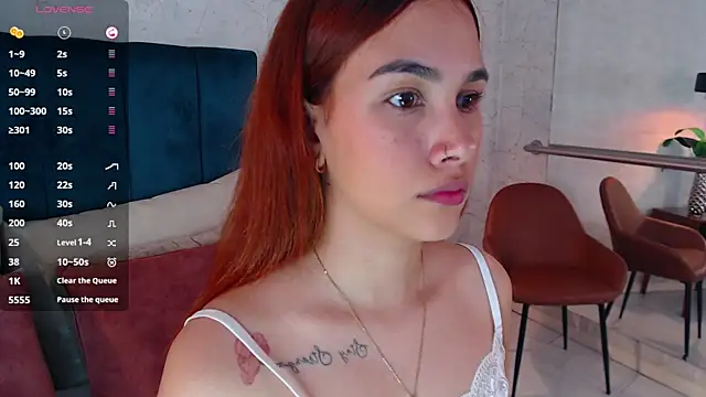 Snapshot of AdeleAndersonn chatting on November 5, 2025, 9:18 pm AdeleAndersonn online show from November 5, 2025, 9:18 pm