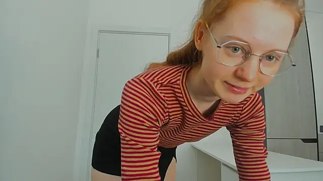 Snapshot of Fire_Luna chatting on February 20, 2025, 9:11 am Fire Luna online show from February 20, 2025, 9:11 am